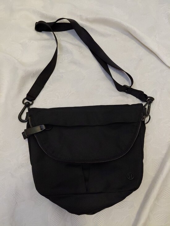 Lululemon Handbags - Lululemon All Night Festival  Black Crossbody Belt Bag